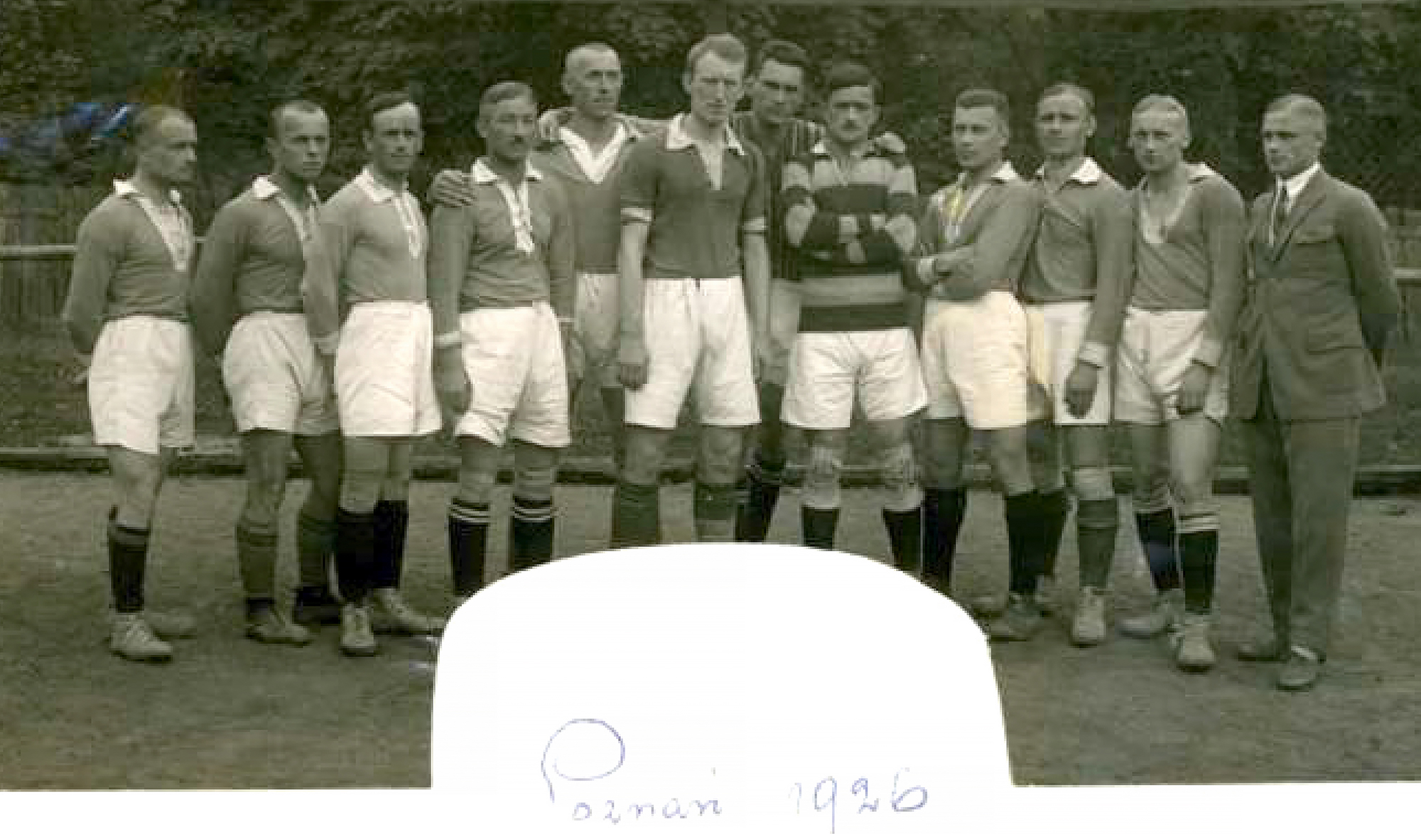 Drużyna piłkarska Centralnej Wojskowej Szkoły Gimnastyki i Sportów w Poznaniu. Piąty od lewej: Józef Baran, 1926 r. Źródło: Muzeum Sportu i Turystyki