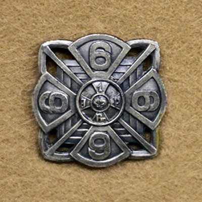 Odznaka 6. Pułku Piechoty Legionów, w którym służył Władysław Dobrowolski. Źródło: domena publiczna