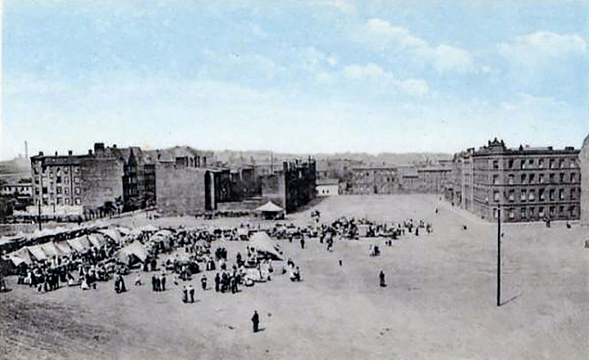 Plac targowy w Bismarkhucie, na którym KS Ruch rozgrywał mecze w pierwszym okresie swojej działalności. Źródło: domena publiczna