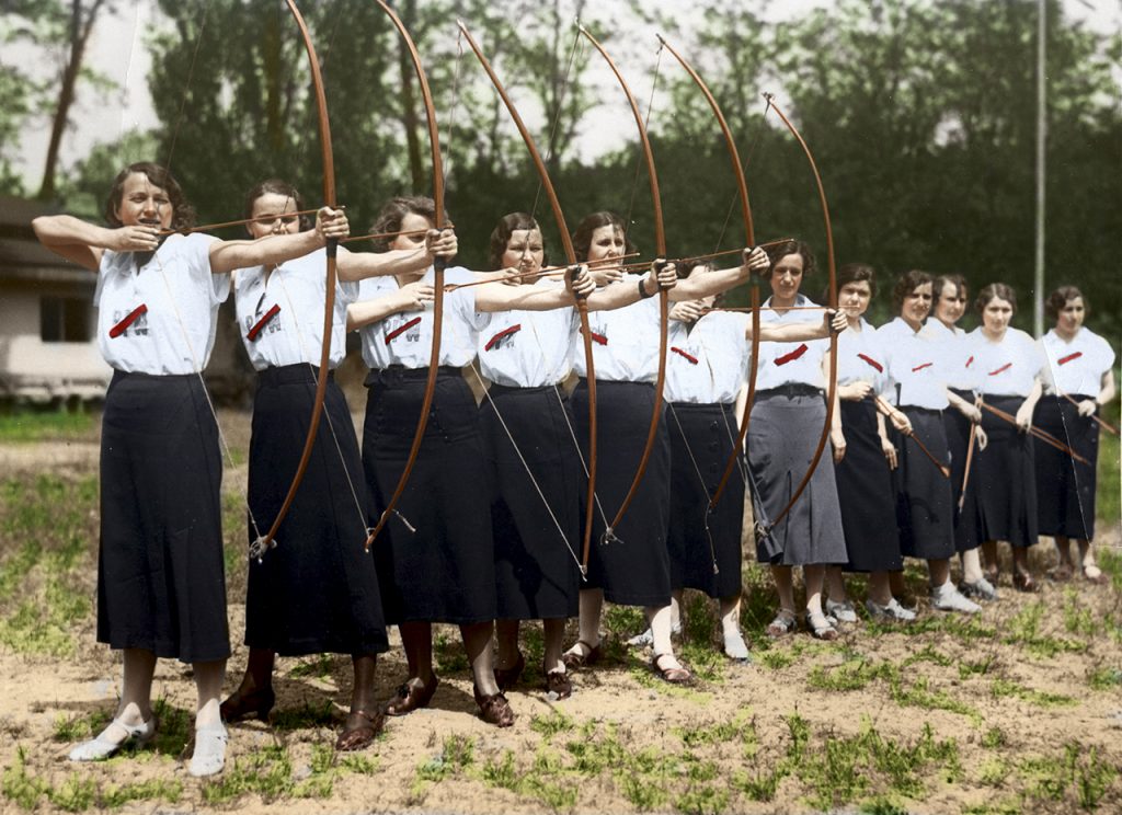 II okręgowe zawody łucznicze Pocztowego Przysposobienia Wojskowego w Poznaniu w 1935 r. Fot. NAC