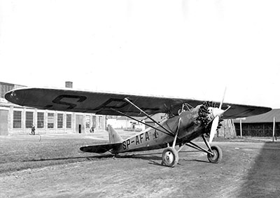 Samolot PZL Ł.2 zbudowany w Państwowych Zakładach Lotniczych, którym polscy lotnicy kpt. Stanisław Skarżyński i por. Andrzej Markiewicz odbyli lot dookoła Afryki. Źródło: Narodowe Archiwum Cyfrowe