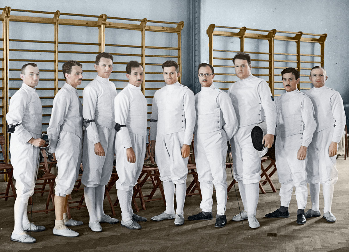 Przygotowania do igrzysk – eliminacyjne zawody w Warszawie w lipcu 1936 r. Pierwszy z prawej Teodor Zaczyk. Źródło: Narodowe Archiwum Cyfrowe