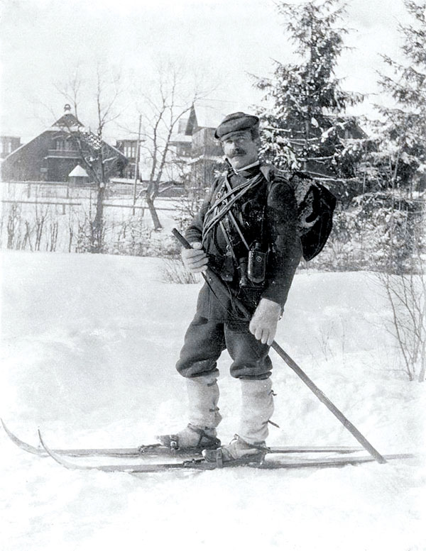 Mariusz Zaruski na nartach w Zakopanem. Źródło: archiwum Muzeum Tatrzańskiego